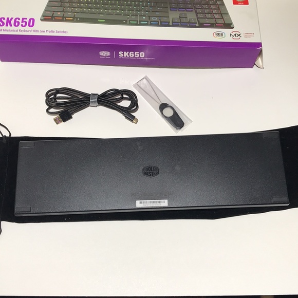 Cooler Master SK650 Mechanical Keyboard with Cherry MX Low Profile - Picture 7 of 8